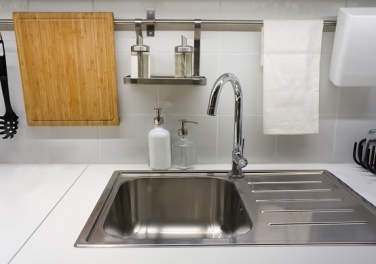 Conheça os diferentes tipos de sifão para pia