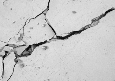 Rachadura na parede: como resolver o problema?