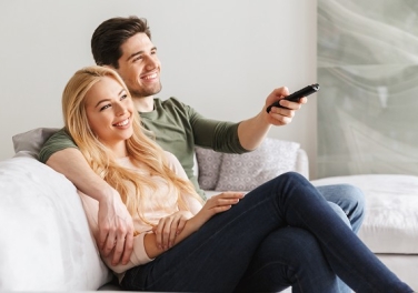 Você sabe como escolher entre painel ou rack para a sua TV?